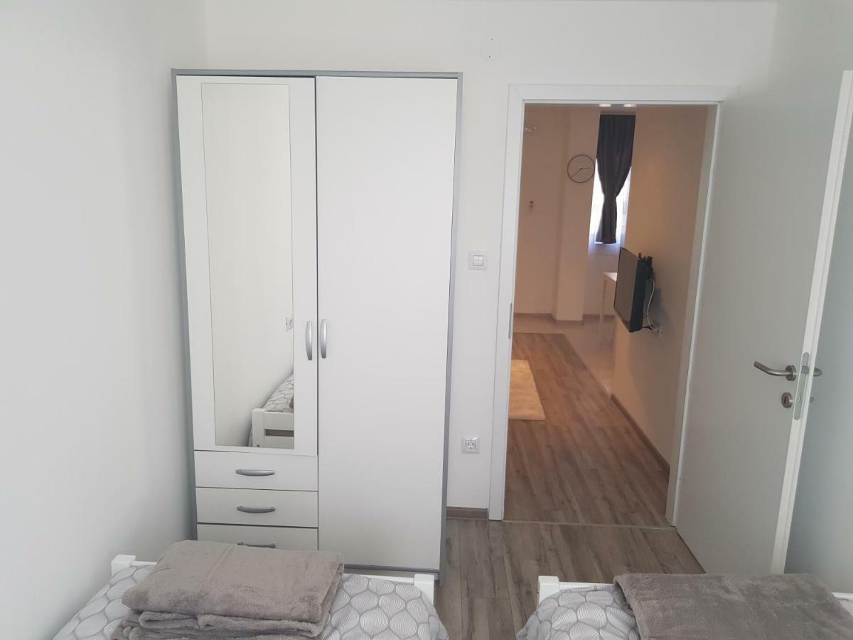 Apartmani Andrej Udbina Exteriér fotografie